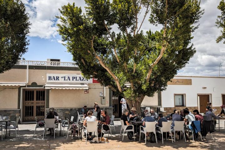 Bar La Plaza Fernan Perez